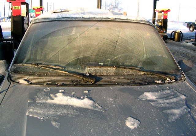  جلوگیری از ایجاد آلودگی روی شیشه خودرو 