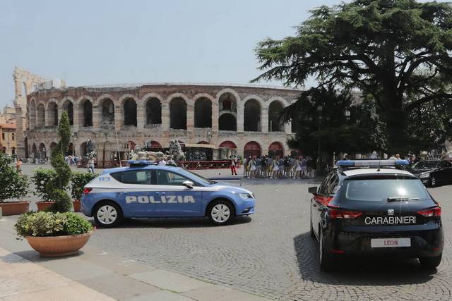  سئات اسپانیا ماشین پلیس ایتالیا 