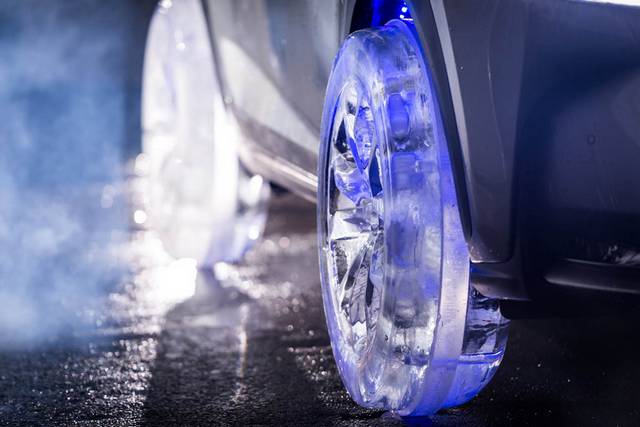  لکسس NX با چرخهایی از جنس یخ 