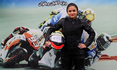  اولین زن موتور سوار ایرانی 