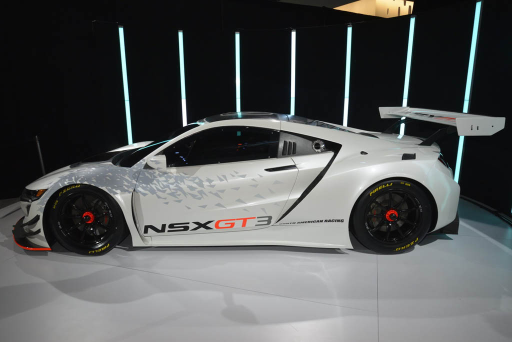  معرفی  آکورا NSX GT3 